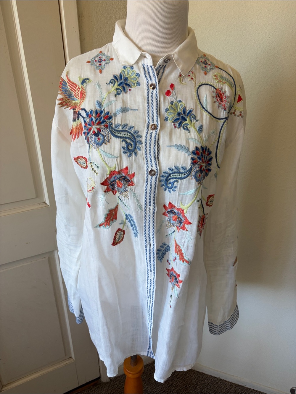 Johnny Was White Embroidered Tunic with Blue, Red and Green Floral Motif